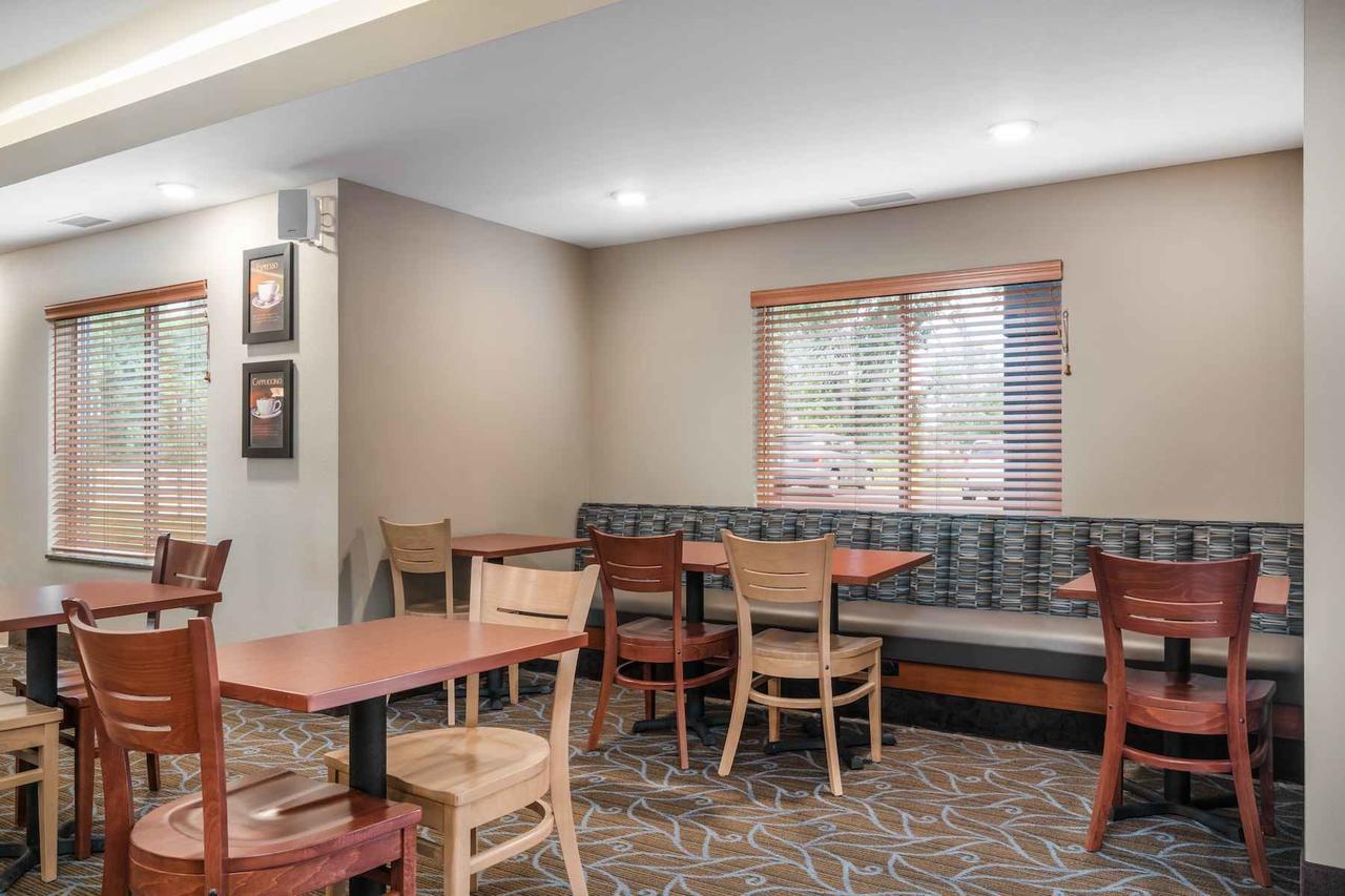 Americinn By Wyndham Windom Ngoại thất bức ảnh