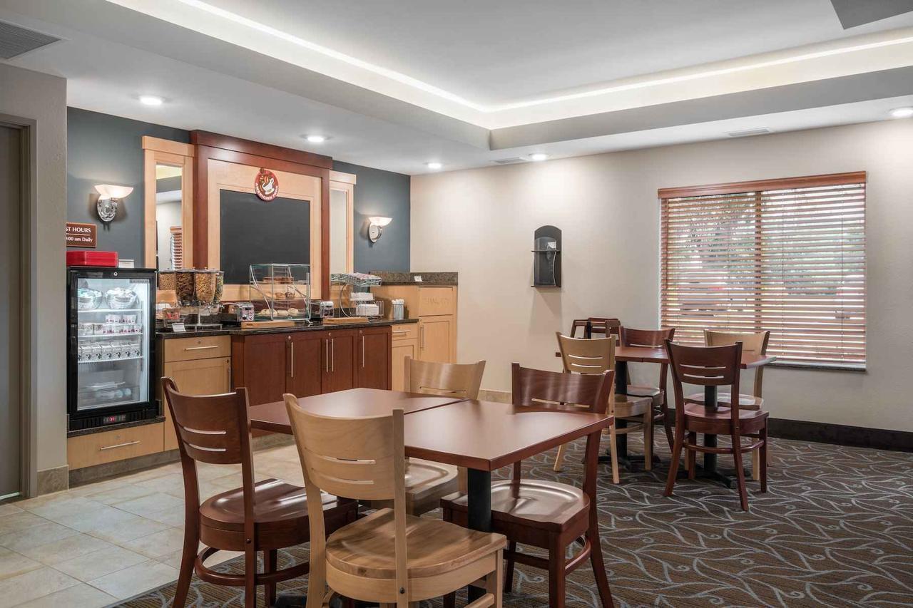 Americinn By Wyndham Windom Ngoại thất bức ảnh